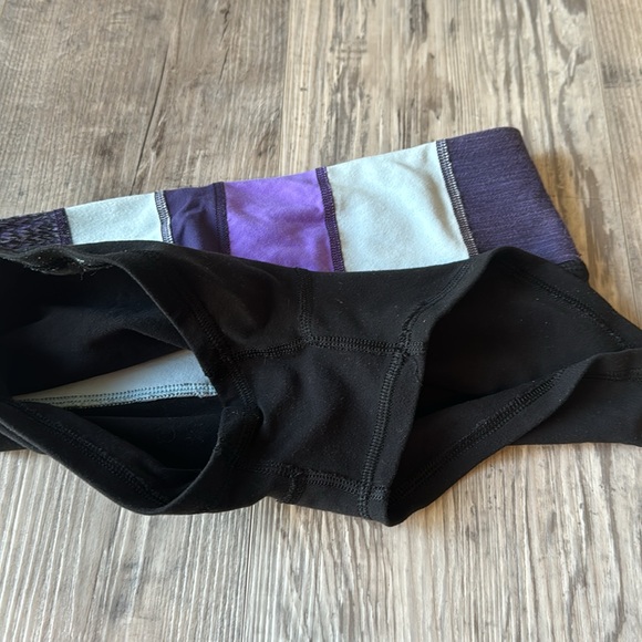 Lululemon shorts - Picture 4 of 8